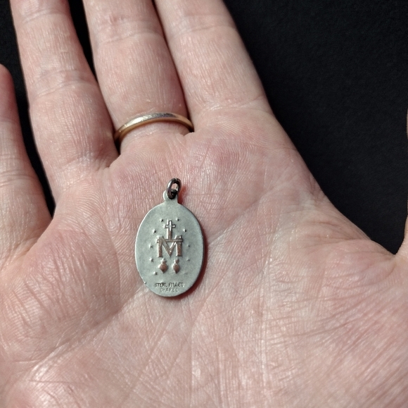 Vintage Chapel Sterling Silver Religious Pendant - Picture 2 of 5